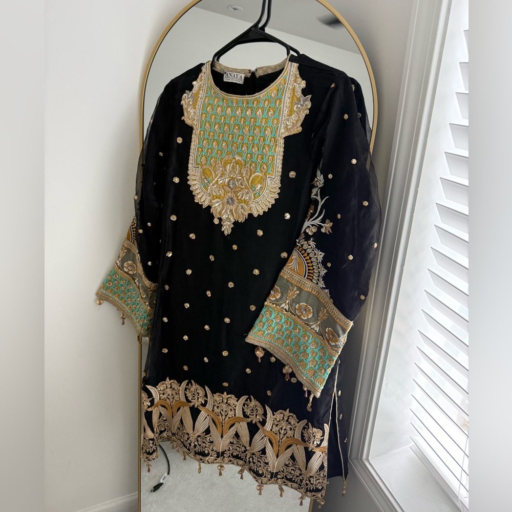 Anaya by Kiran Chaudhry Shalwar/Pant Suit - Size Medium